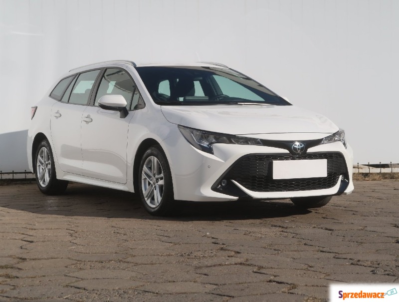 Toyota Corolla  Kombi 2020,  1.2 benzyna - Na sprzedaż za 64 999 zł - Łódź