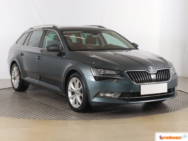 Skoda Superb  Kombi 2015,  2.0 diesel - Na sprzedaż za 64 999 zł - Zabrze