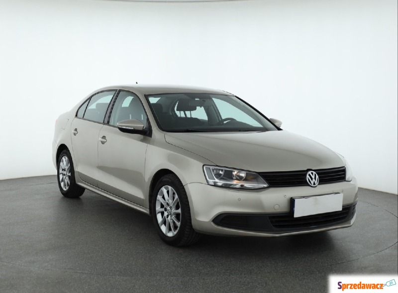 Volkswagen Jetta  Liftback 2012,  1.2 benzyna - Na sprzedaż za 26 999 zł - Piaseczno