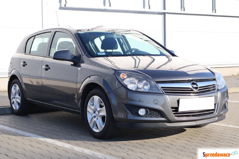 Opel Astra  Hatchback 2010,  1.4 benzyna+LPG - Na sprzedaż za 16 999 zł - Wrocław