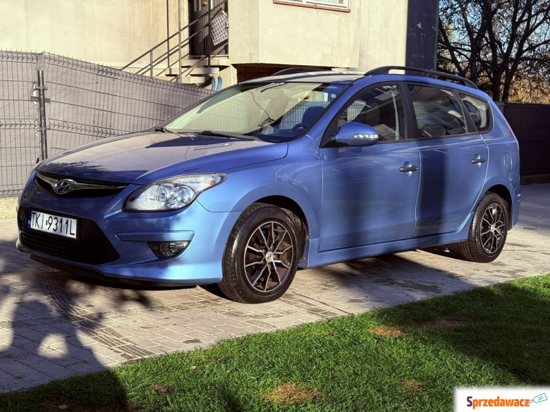 Hyundai i30 2011,  1.4 benzyna - Na sprzedaż za 21 900 zł - Piekoszów