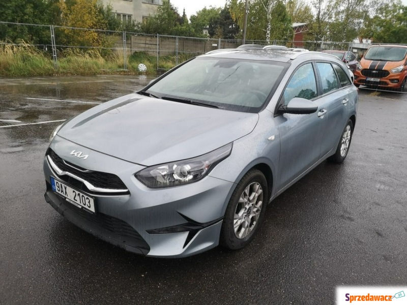 Kia Ceed  Sedan/Limuzyna 2022,  1.5 benzyna - Na sprzedaż za 61 131 zł - Komorniki