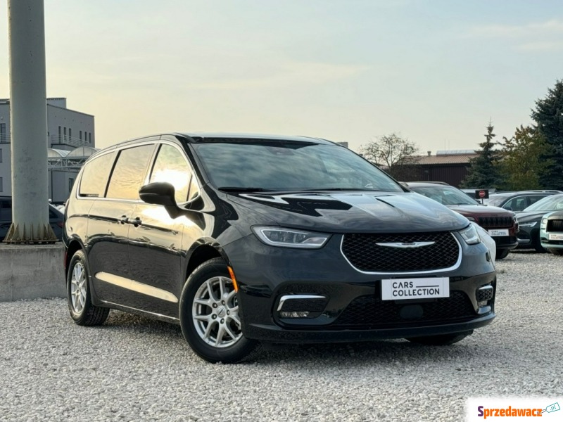 Chrysler Pacifica  Minivan/Van 2023,  3.7 benzyna - Na sprzedaż za 234 900 zł - Michałowice-Wieś