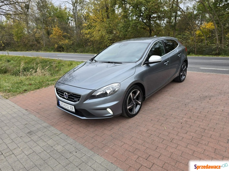 Volvo V40  Hatchback 2015,  2.0 diesel - Na sprzedaż za 39 900 zł - Cielcza