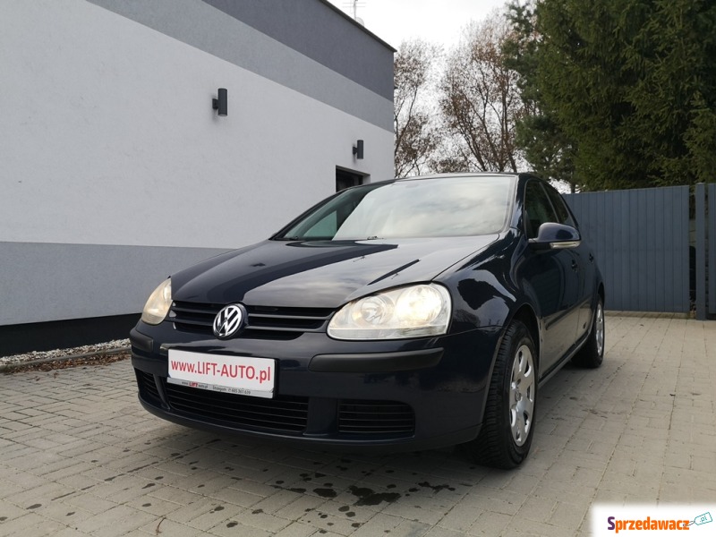 Volkswagen Golf 2005,  1.6 benzyna - Na sprzedaż za 15 900 zł - Strzegom