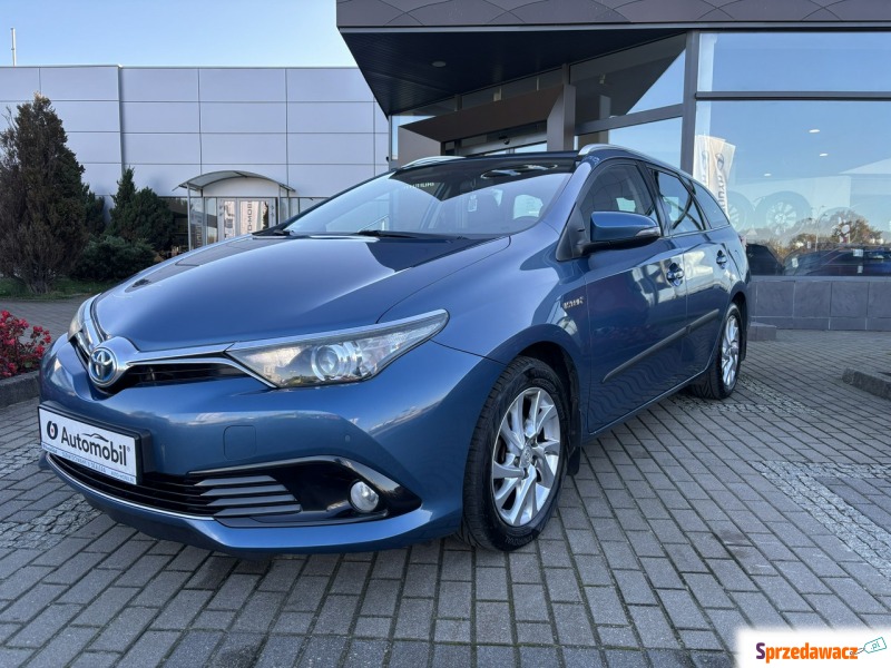 Toyota Auris 2016,  1.8 hybryda - Na sprzedaż za 48 900 zł - Wejherowo