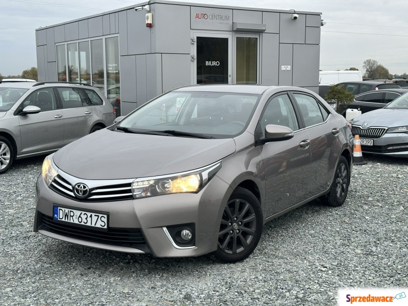 Toyota Corolla  Sedan/Limuzyna 2016,  1.6 benzyna - Na sprzedaż za 49 900 zł - Wojkowice