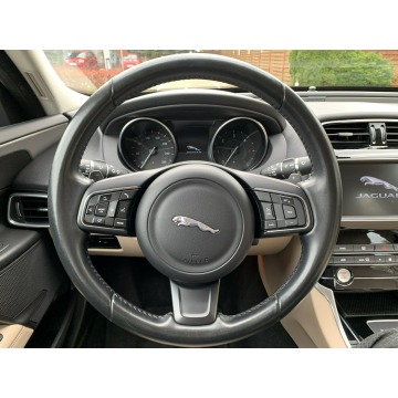 Jaguar XE  Sedan/Limuzyna 2017,  2.0 diesel, automat - Na sprzedaż za 79 900 zł - Kraków - zdjęcie 11