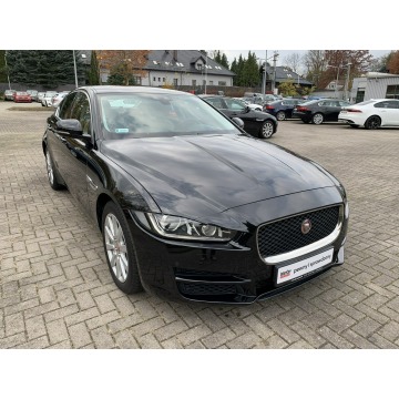 Jaguar XE  Sedan/Limuzyna 2017,  2.0 diesel, automat - Na sprzedaż za 79 900 zł - Kraków - zdjęcie 3