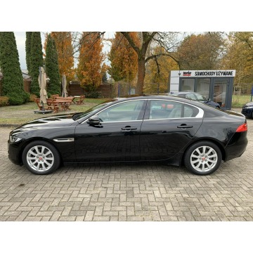 Jaguar XE  Sedan/Limuzyna 2017,  2.0 diesel, automat - Na sprzedaż za 79 900 zł - Kraków - zdjęcie 5