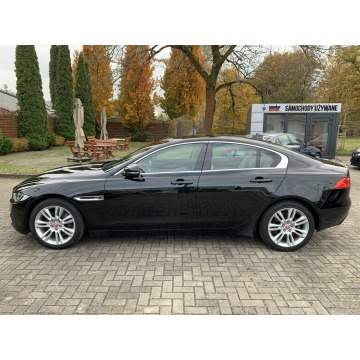 Jaguar XE  Sedan/Limuzyna 2017,  2.0 diesel, automat - Na sprzedaż za 85 900 zł - Kraków - zdjęcie 5