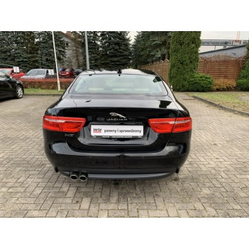 Jaguar XE  Sedan/Limuzyna 2017,  2.0 diesel, automat - Na sprzedaż za 85 900 zł - Kraków - zdjęcie 7