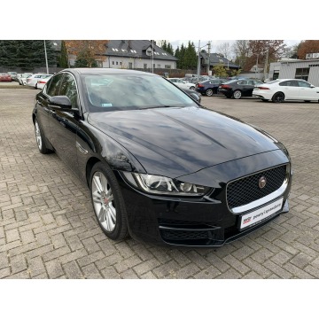 Jaguar XE  Sedan/Limuzyna 2017,  2.0 diesel, automat - Na sprzedaż za 85 900 zł - Kraków - zdjęcie 3
