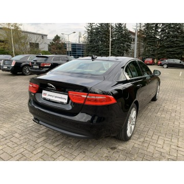 Jaguar XE  Sedan/Limuzyna 2017,  2.0 diesel, automat - Na sprzedaż za 85 900 zł - Kraków - zdjęcie 6