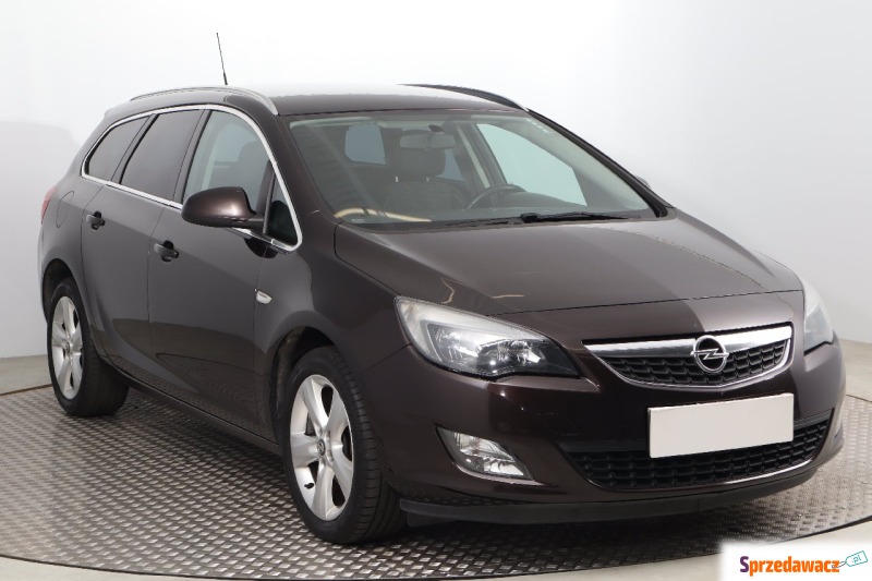 Opel Astra 1.4 T (140KM), 2011 - Samochody osobowe - Bielany Wrocławskie