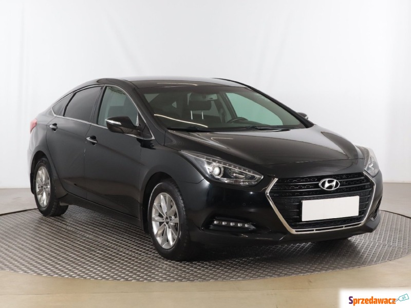 Hyundai i40  Liftback 2018,  2.0 benzyna - Na sprzedaż za 57 999 zł - Zabrze