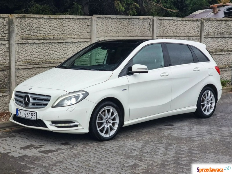 Mercedes - Benz B-klasa  Liftback 2011,  1.8 diesel - Na sprzedaż za 33 900 zł - Koszalin