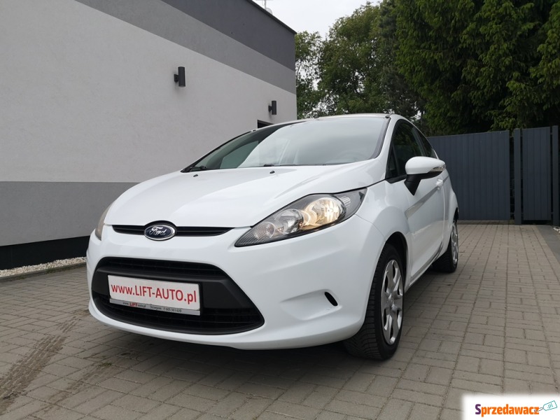 Ford Fiesta 2010,  1.3 benzyna - Na sprzedaż za 17 900 zł - Strzegom