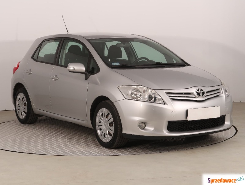 Toyota Auris  Hatchback 2011,  1.6 benzyna - Na sprzedaż za 26 999 zł - Pruszcz Gdański