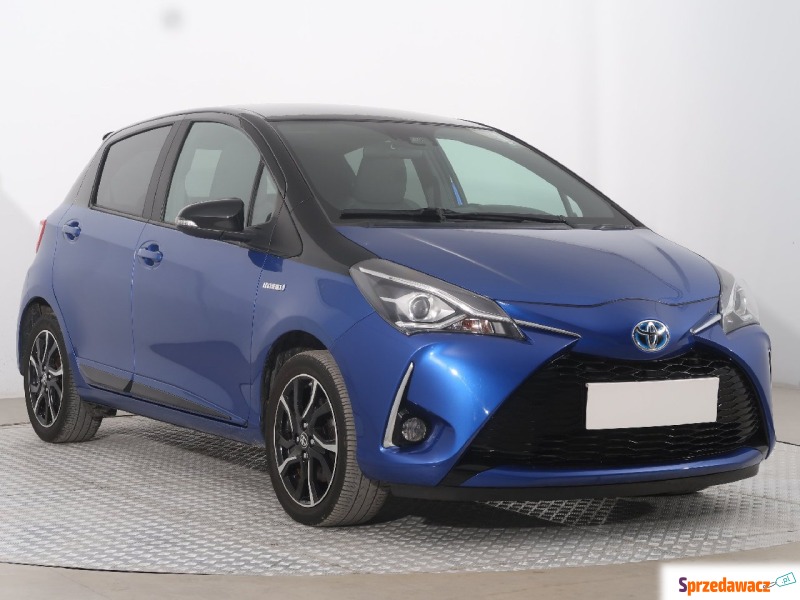 Toyota Yaris  Hatchback 2017,  1.5 benzyna - Na sprzedaż za 59 999 zł - Malbork