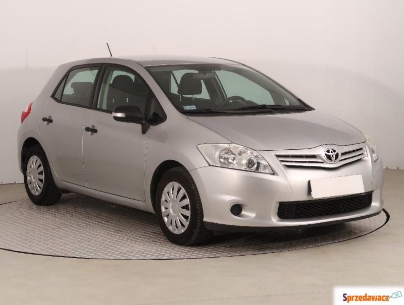 Toyota Auris  Hatchback 2011,  1.4 benzyna - Na sprzedaż za 27 999 zł - Zielona Góra