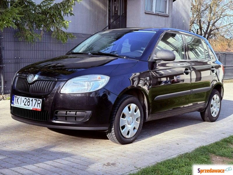 Skoda Fabia  Hatchback 2009,  1.2 benzyna - Na sprzedaż za 12 900 zł - Piekoszów