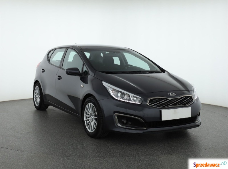 Kia Ceed  Hatchback 2017,  1.4 benzyna - Na sprzedaż za 48 999 zł - Piaseczno