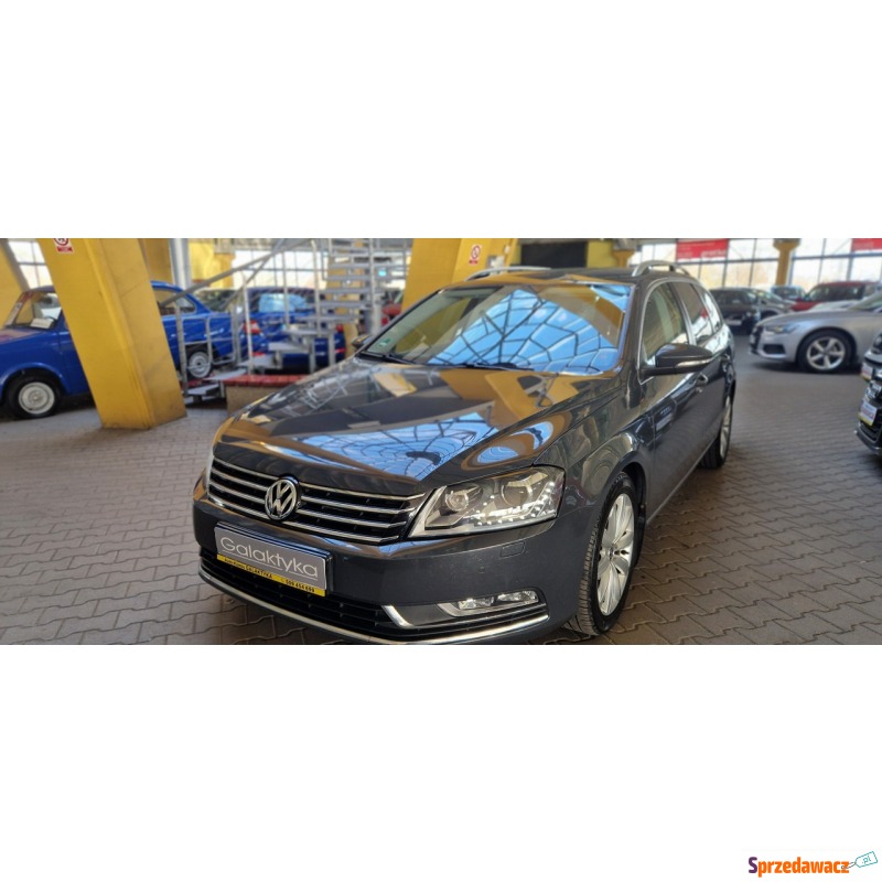 Volkswagen Passat 2011,  2.0 diesel - Na sprzedaż za 39 900 zł - Mysłowice