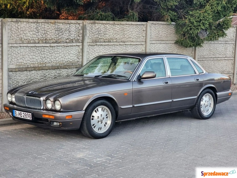 Jaguar XJ  Sedan/Limuzyna 1995,  4.0 benzyna - Na sprzedaż za 19 999 zł - Koszalin