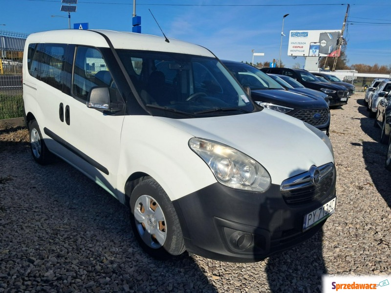 Opel Combo - 2015 - Samochody osobowe - Komorniki