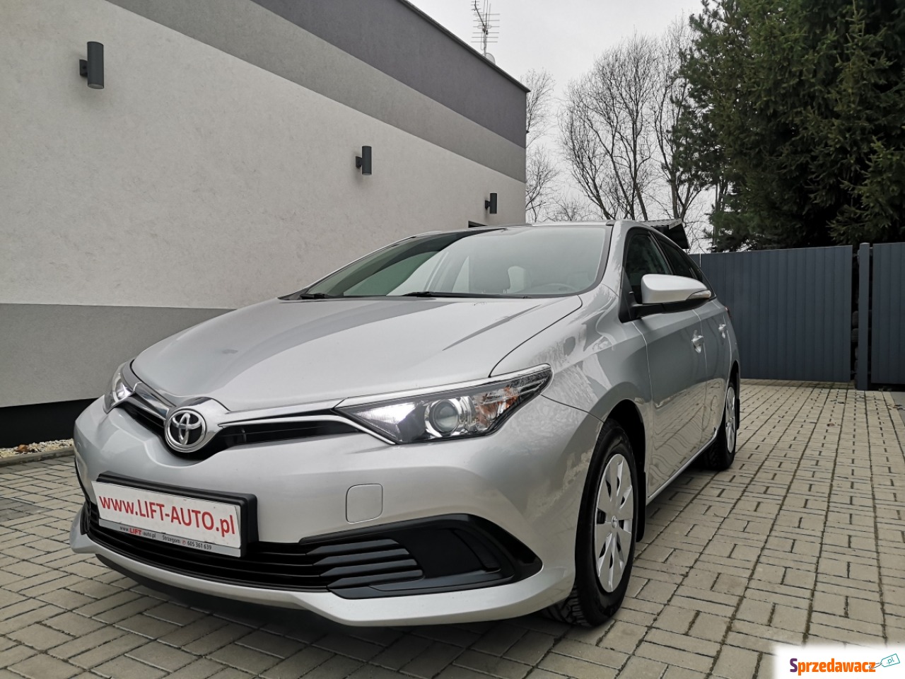 Toyota Auris 2015