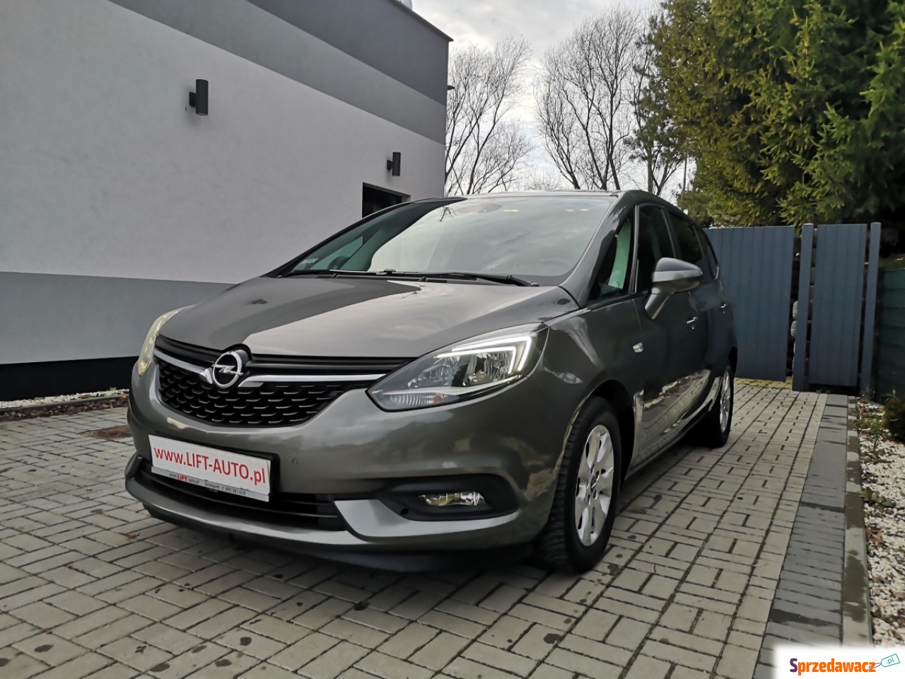Opel Zafira 2016
