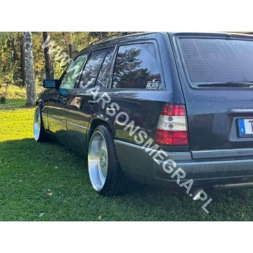 Mercedes - Benz E-klasa 1995,  2.2 benzyna, automat - Na sprzedaż za 28 900 zł - Skoczów - zdjęcie 4