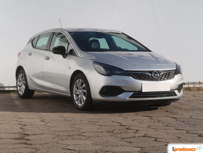 Opel Astra  Hatchback 2021,  1.2 benzyna - Na sprzedaż za 55 999 zł - Łódź