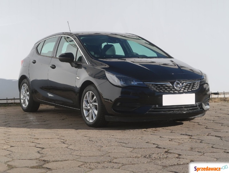 Opel Astra  Hatchback 2021,  1.2 benzyna - Na sprzedaż za 55 999 zł - Łódź