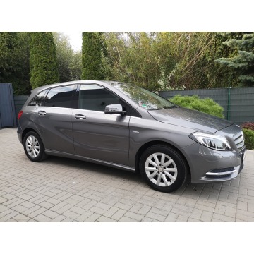 Mercedes - Benz  2012,  1.6 benzyna - Na sprzedaż za 49 900 zł - Strzegom - zdjęcie 5