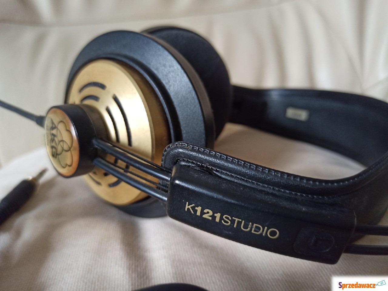 Sluchawki AKG 121 studio w pelni...