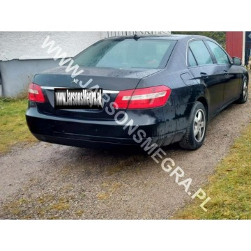 Mercedes - Benz E-klasa  Sedan/Limuzyna 2012,  2.1 diesel, automat - Na sprzedaż za 30 600 zł - Skoczów - zdjęcie 3