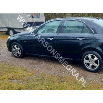 Mercedes - Benz E-klasa  Sedan/Limuzyna 2012,  2.1 diesel, automat - Na sprzedaż za 30 600 zł - Skoczów - zdjęcie 2