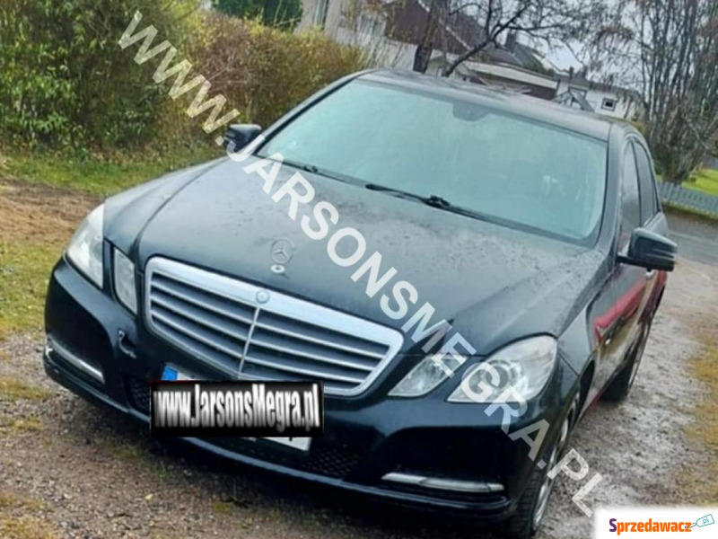 Mercedes - Benz E-klasa  Sedan/Limuzyna 2012,  2.1 diesel, automat - Na sprzedaż za 30 600 zł - Skoczów