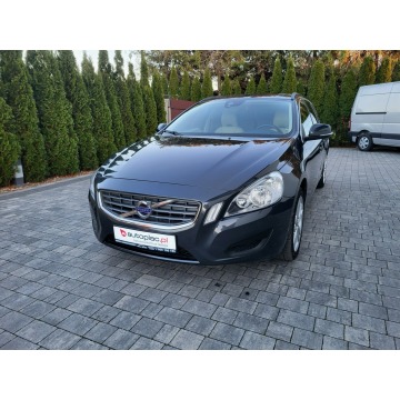 Volvo V60  SUV 2011,  1.6 diesel - Na sprzedaż za 31 500 zł - Jatutów - zdjęcie 4