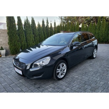 Volvo V60  SUV 2011,  1.6 diesel - Na sprzedaż za 31 500 zł - Jatutów - zdjęcie 2