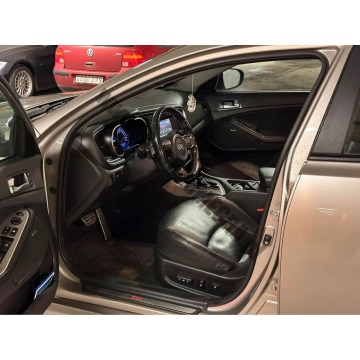 Kia Optima  Sedan/Limuzyna 2014,  1.7 diesel, automat - Na sprzedaż za 43 600 zł - Skoczów - zdjęcie 6