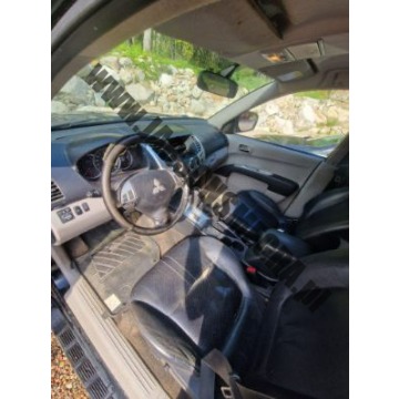 Mitsubishi L200  SUV 2011,  2.5 diesel, automat - Na sprzedaż za 31 500 zł - Skoczów - zdjęcie 3