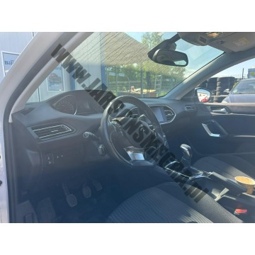 Peugeot 308 2015,  1.2 benzyna - Na sprzedaż za 27 650 zł - Skoczów - zdjęcie 9