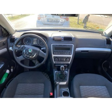 Skoda Octavia 2011,  1.6 diesel - Na sprzedaż za 22 850 zł - Skoczów - zdjęcie 2