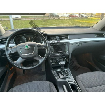 Skoda Superb 2011,  2.0 diesel, automat - Na sprzedaż za 22 450 zł - Skoczów - zdjęcie 4