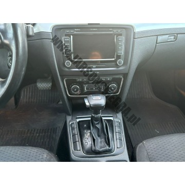 Skoda Superb 2011,  2.0 diesel, automat - Na sprzedaż za 22 450 zł - Skoczów - zdjęcie 7