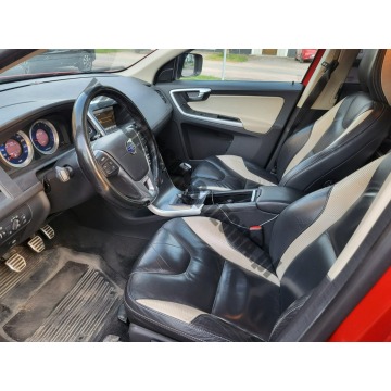 Volvo   SUV 2011,  2.4 diesel - Na sprzedaż za 29 350 zł - Skoczów - zdjęcie 6