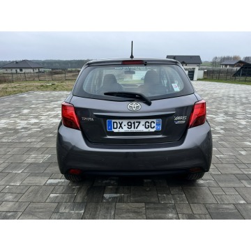 Toyota Yaris 2015,  1.0 benzyna - Na sprzedaż za 35 900 zł - Turek - zdjęcie 6